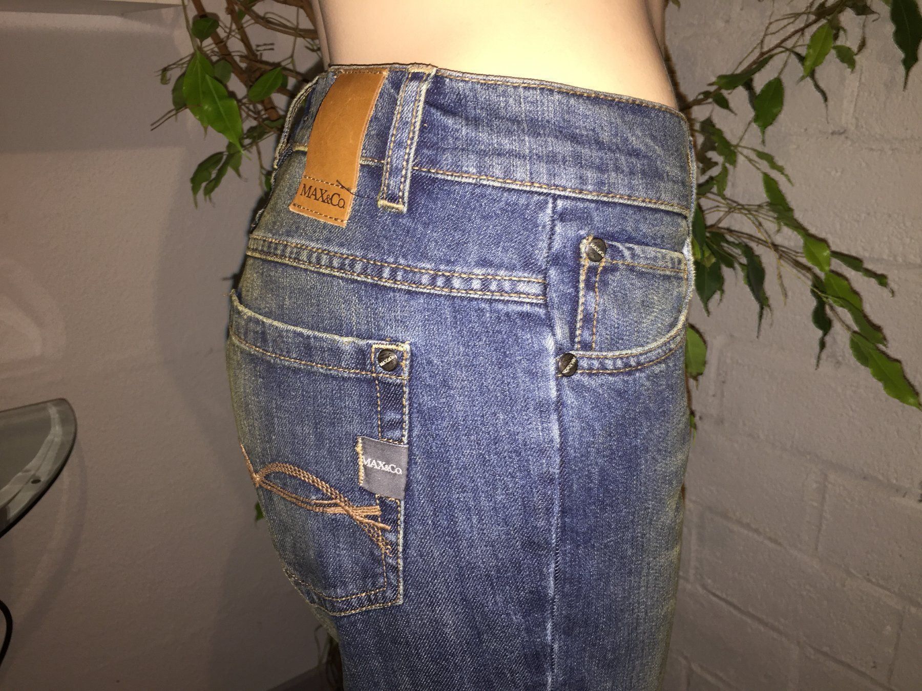 Jeans: Jeans MAX&CO   Taille/Grosse 28    Model Flaire – D'occasion à Cossonay-ville par Super-Price-Quality 4