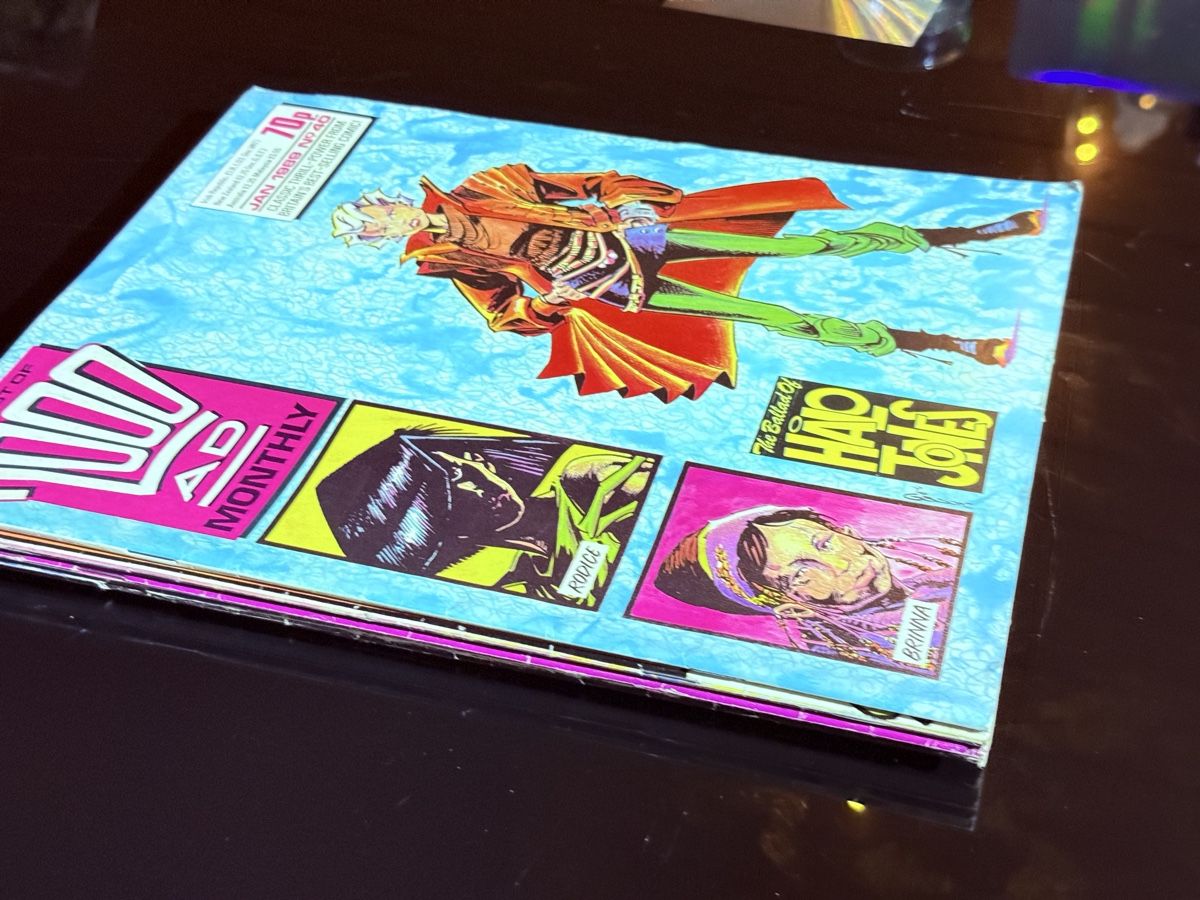 Comics: 4x 2000 AD Monthly Comics - Januar 1990 /english – Gebraucht aus Zuerich von SonderArt-Wertgut 4