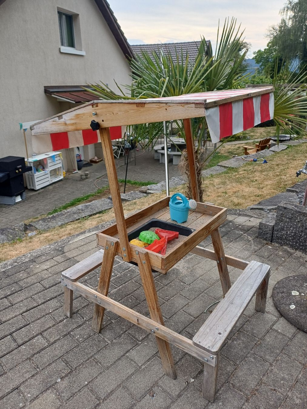 Sandkasten: Sandkasten mit Dach und Bänken gebraucht – Gebraucht aus Egolzwil von arn_njp7 2