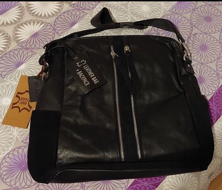 schwarzer Lederrucksack
