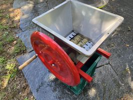 Obstmühle / Apfelschnetzler manuell, guter Zustand