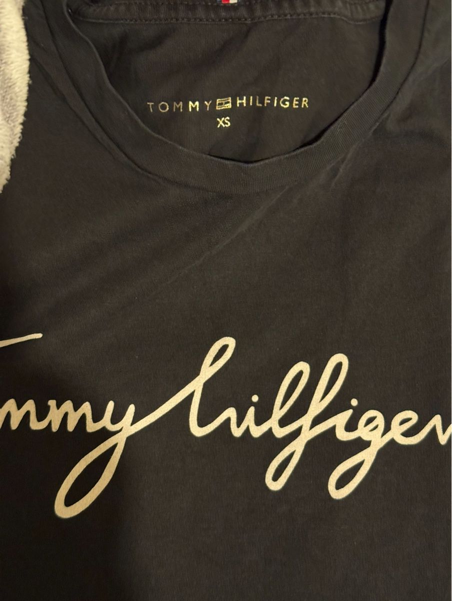 Tommy Hilfiger T-shirt: T-Shirt Tommy Hilfiger – Nuovo (secondo la descrizione) da Châtel-St-Denis venduto da Montclair_Swiss 7
