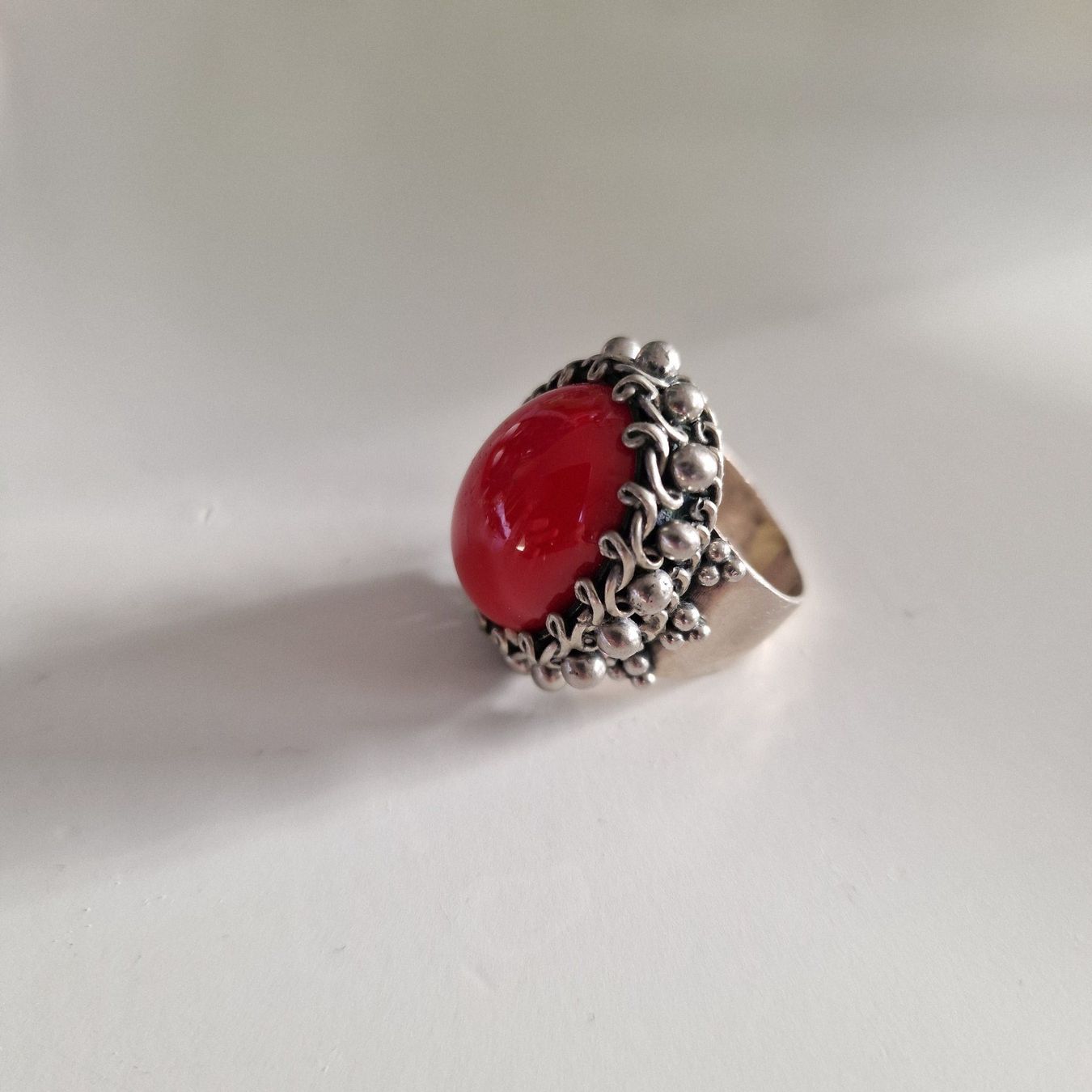Anelli: Antiker Ring mit Korallenstein, mit Stempel – Usato da Birr venduto da sen_8djr 1