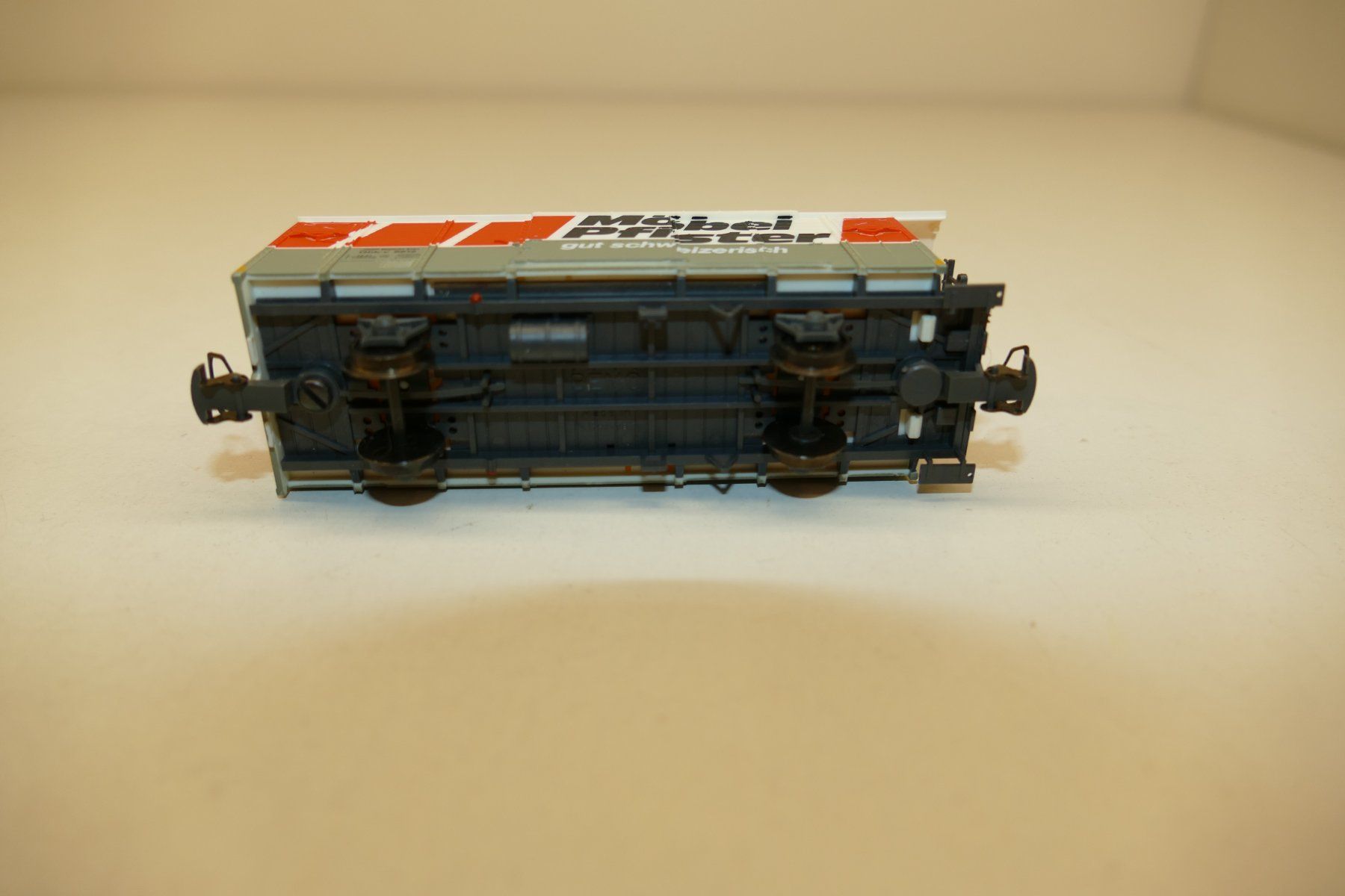 Bemo Modellini di ferrovie: Bemo H0m: RhB Güterwagen Möbel Pfister – Nuovo (secondo la descrizione) da Niederhasli venduto da rail-duerst 7