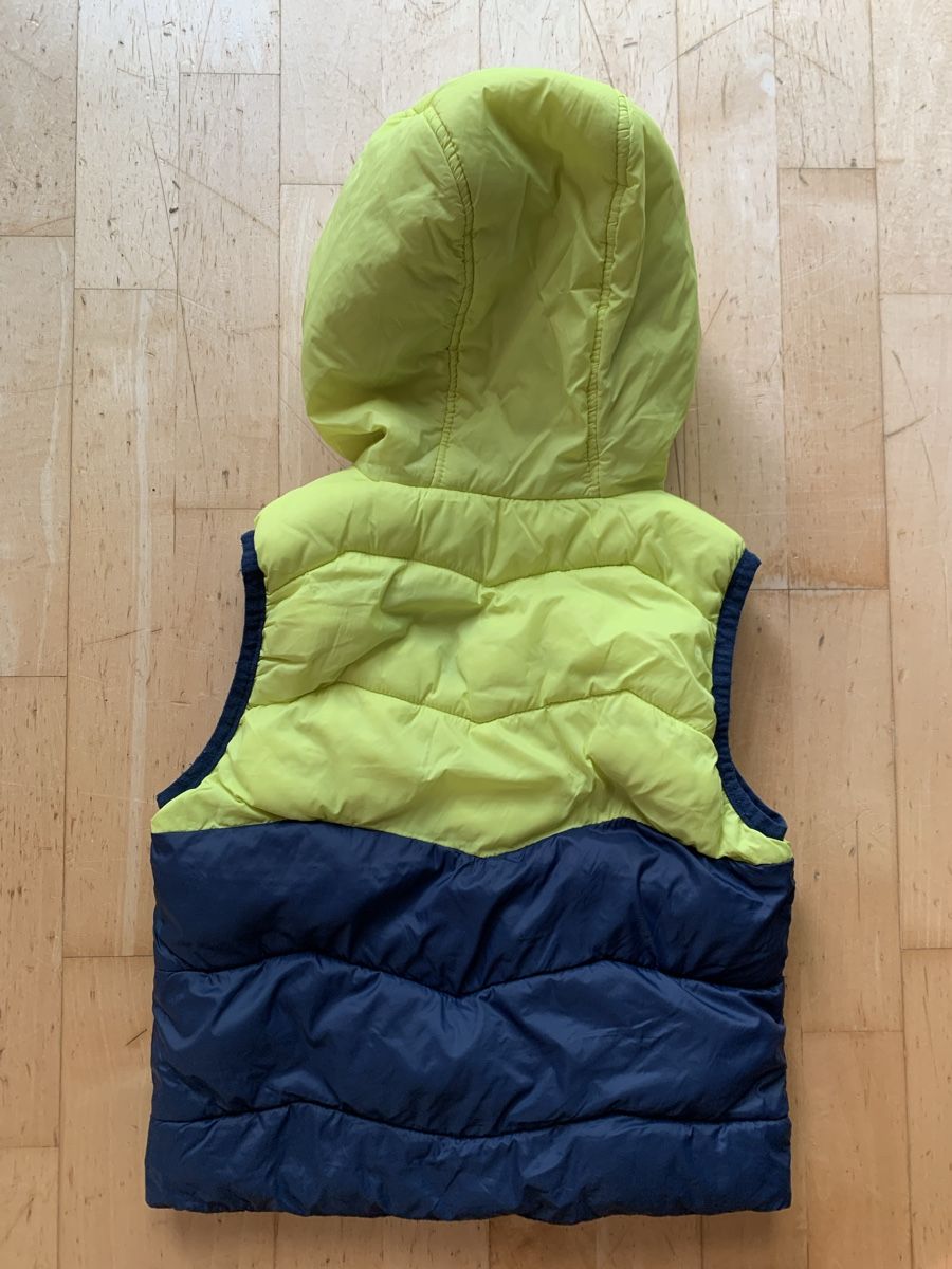 Sonstige Jungenkleidung: Wattierte Weste Gr. 104 – Gebraucht aus Ebnat-Kappel von so8_sn9v 1