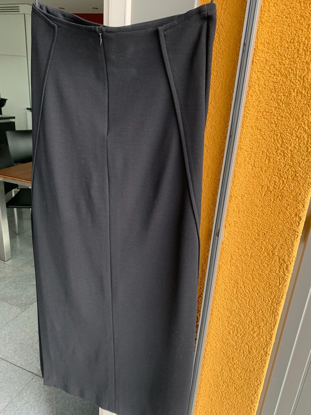 Strenesse Röcke: Jupe Strenesse Grösse 34,  mit Schlitz 53cm seitlich, – Gebraucht aus schmerikon von nicole091 1