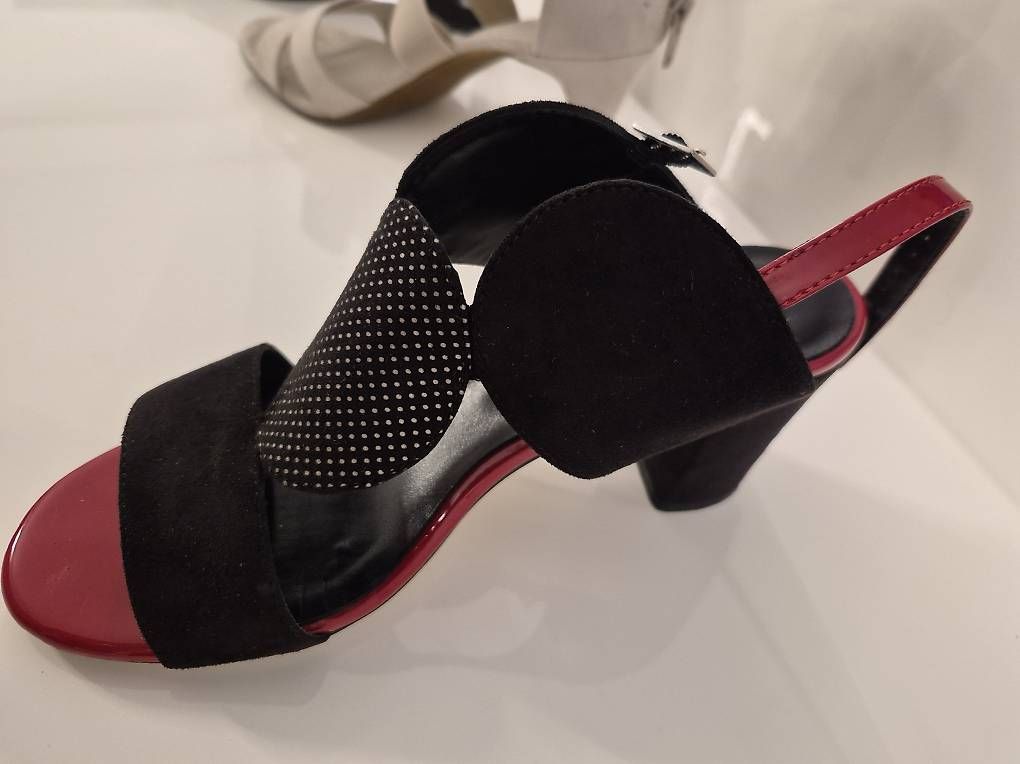 Chaussures femmes: Vendo scarpe – D'occasion à Frasco par bru_5wt7 2