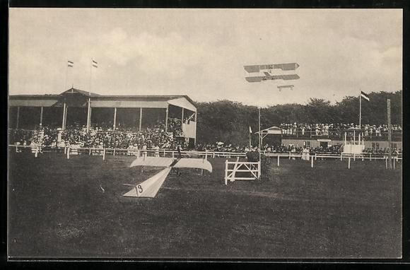 Foto & Poster: Schleswig, Flugplatz, Flugschau mit Trib – Usato da Berlin venduto da bartko-reher
