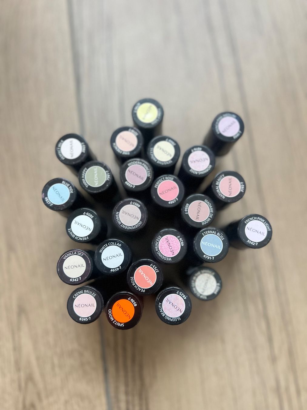 Nagellack: Neonail UV Nagellack Set - Div. Farben – Gebraucht aus Rüti ZH von moonyy 1