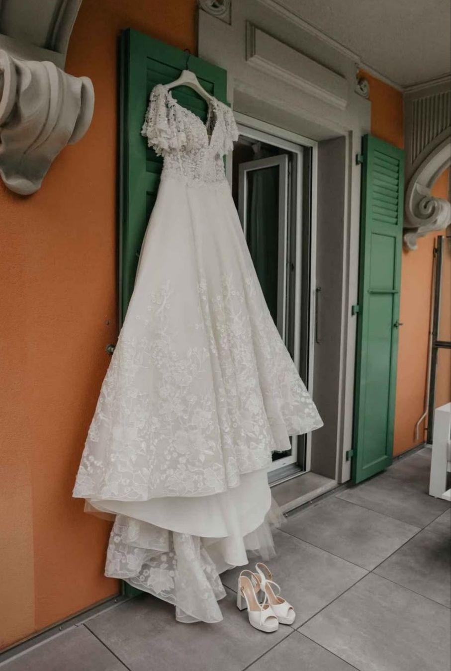 Vestiti: Robe mariée 36-38 – Usato da Carrouge VD venduto da licettea