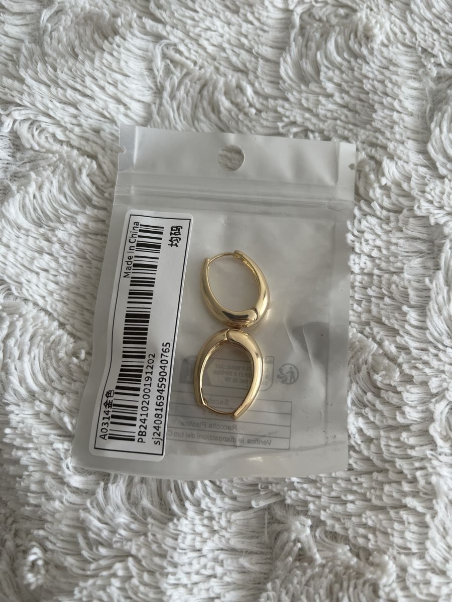 Sonstiger Schmuck: Modische Ohrringe, goldfarben, verschiedene Designs. – Neu (gemäss Beschreibung) aus Nyon von ver_z2cy 3