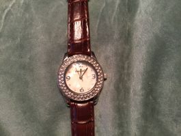 Montre dame Essentiel nacre et brillants