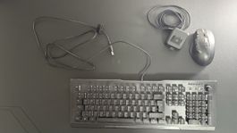 Roccat Gaming Set: Tastatur, Maus & Ladestation!