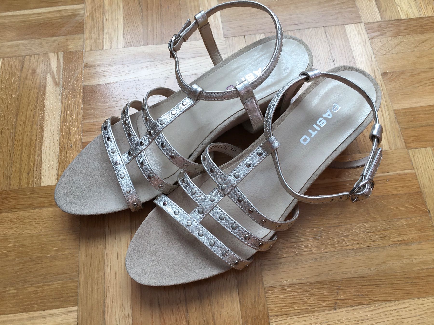 Damenschuhe: Pasito Schuhe Sandalen Gr. 40 27cm NP. 129.- – Neu (gemäss Beschreibung) aus Rüfenacht BE von anelesa