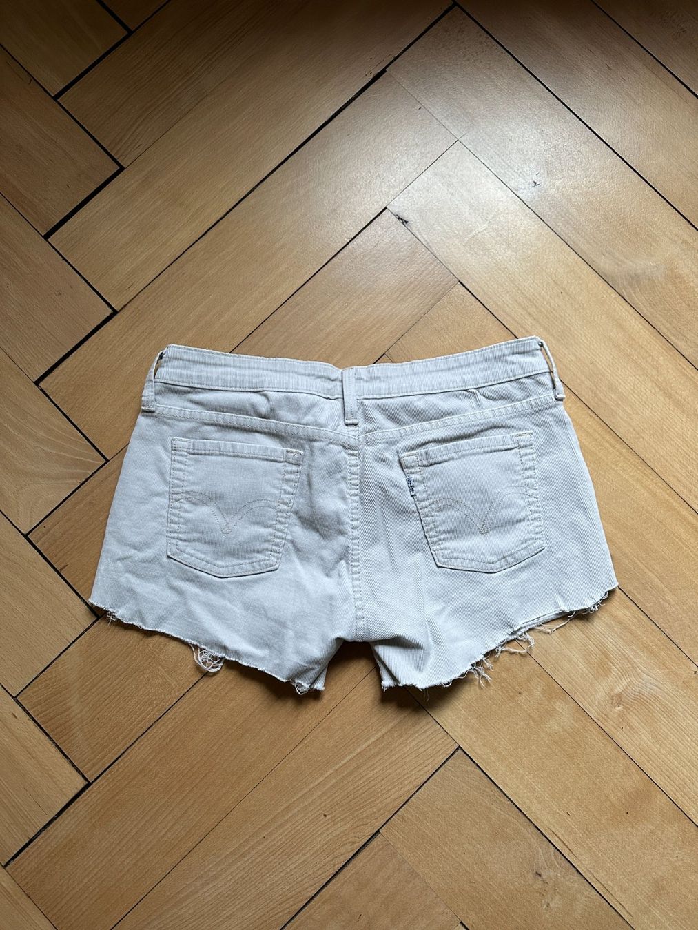 Levi's Pantalons: LEVIS - Cord Shorts beige M – D'occasion à Zürich par Diazaio 2