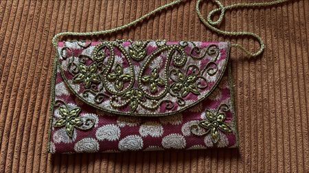 Vintage Clutch mit Stickerei, ideal für den Ausgang!