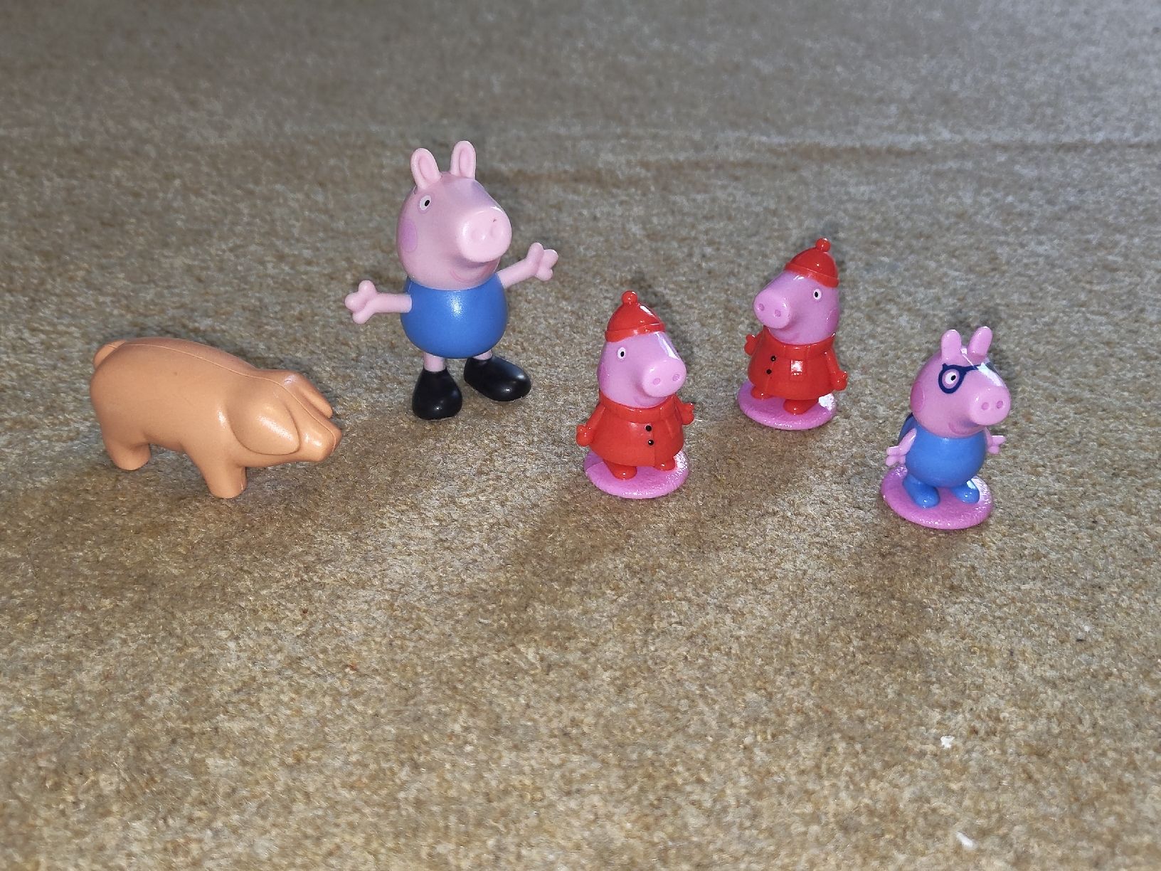 Statuette: Peppa Pig Toy mini Figures Bundle  – Usato da Glattbrugg venduto da har_jgc7