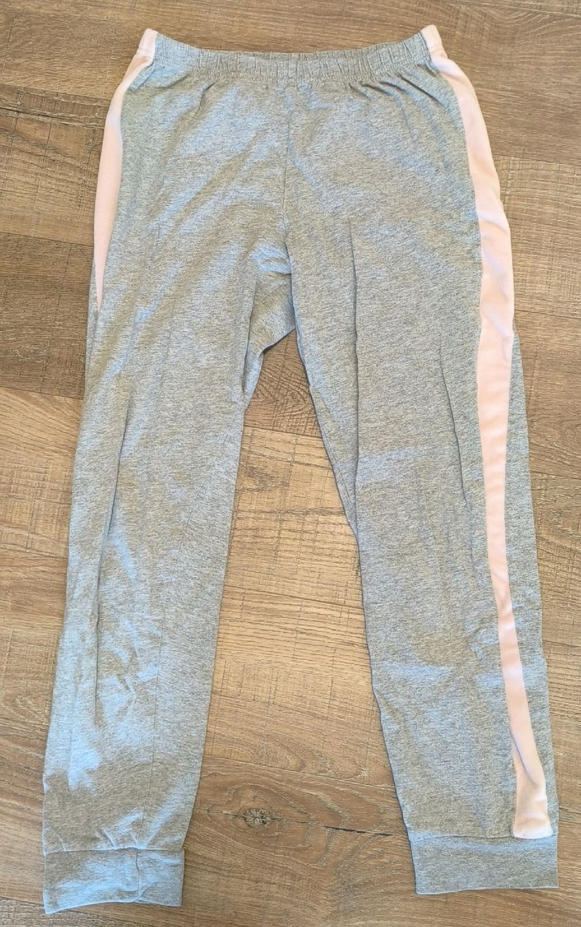 C&A Pigiama & Simili: Schönes 2-teiliges Pyjama Gr. 152 – Usato da Oberwil-Lieli venduto da Atom17 1