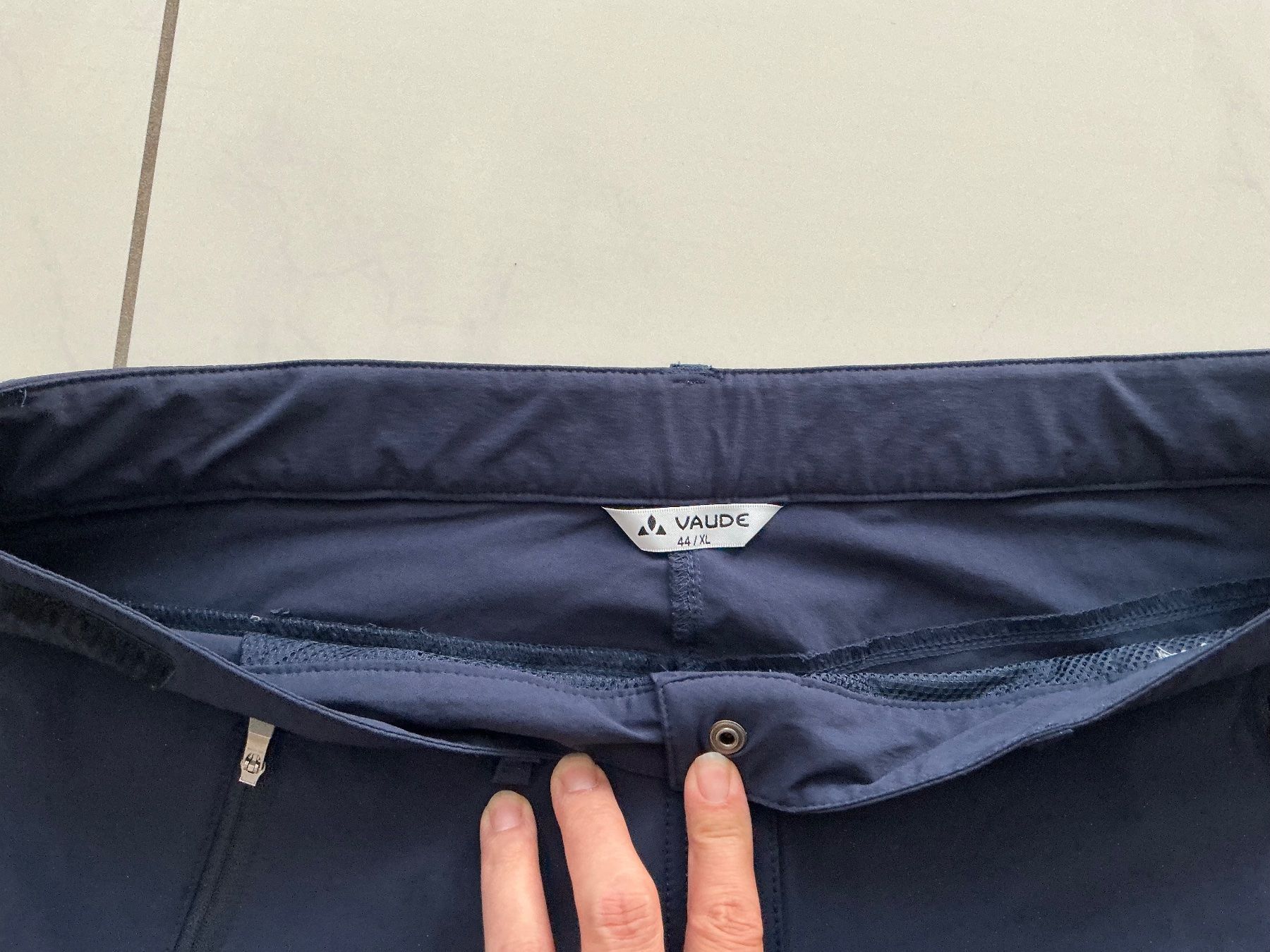 Vaude Pantaloni: Kurze Hose von Vaude Gr.44/XL – Usato da Biel-Benken BL venduto da Sahra1 1