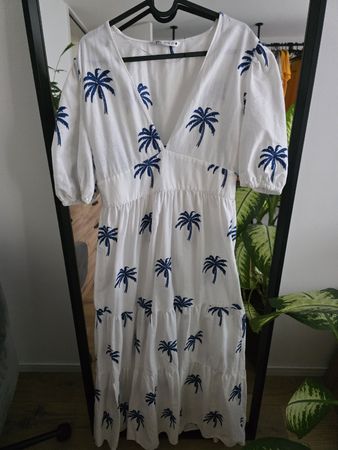 Zara Kleid mit Palmenstickerei – Grösse M