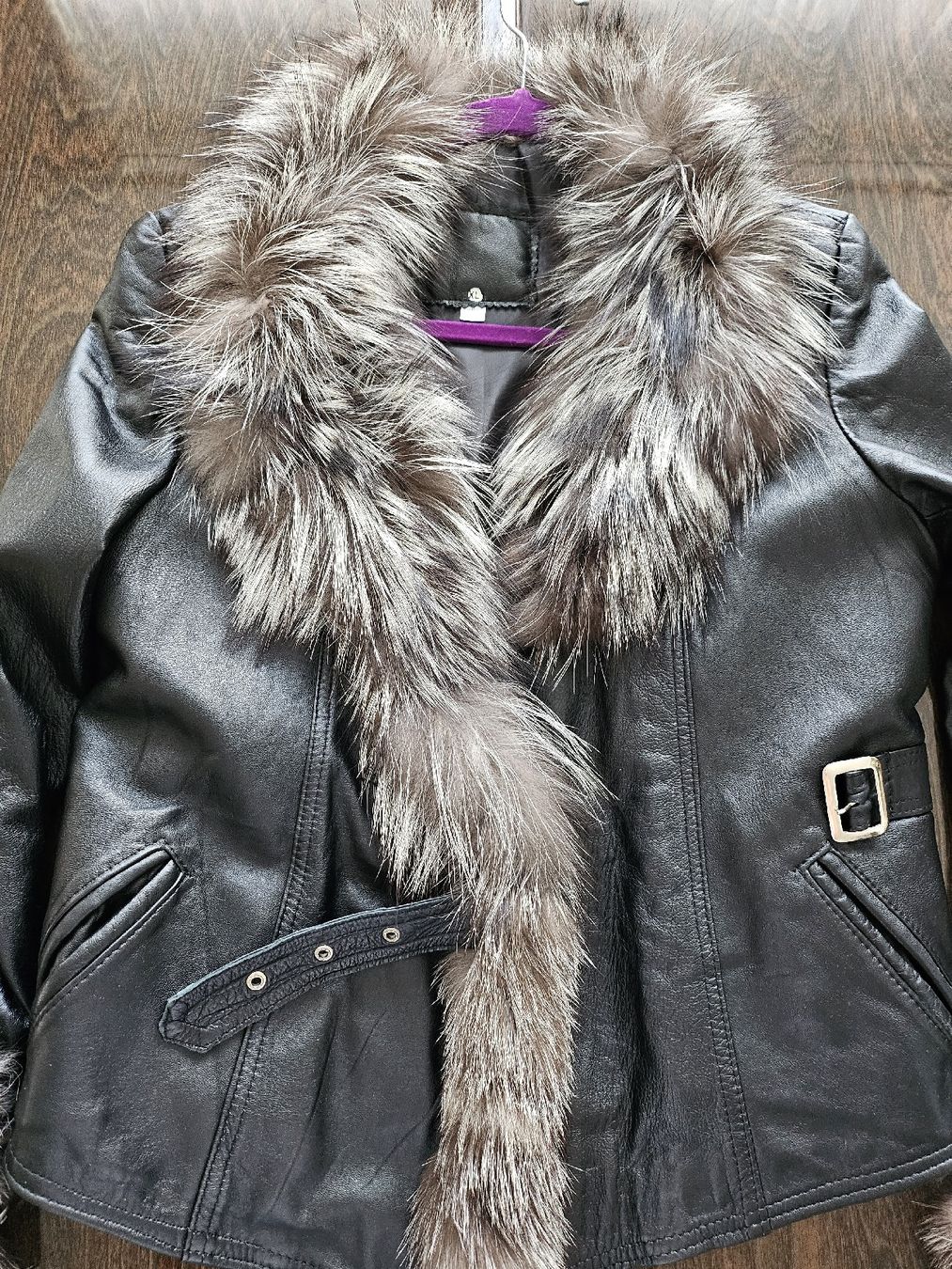 Jacken: Lederjacke mit dem Pelz – Neu (gemäss Beschreibung) aus Rapperswil SG von dslemer 3