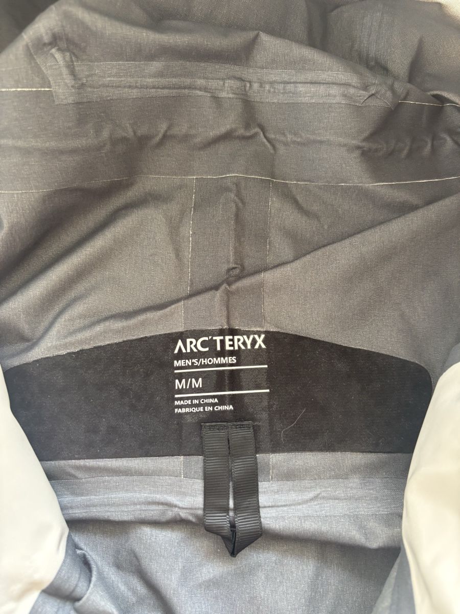 Arcteryx Giacche: Arc’teryx Alpha Jacket white – Nuovo (secondo la descrizione) da Männedorf venduto da Spargeluno 4