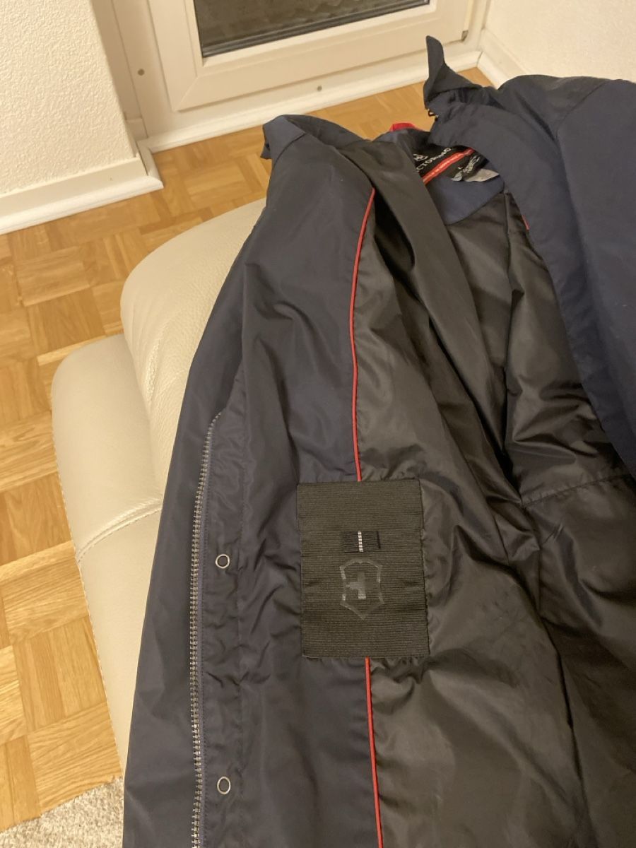 Cappotti: Victorinox Mantel gr L – Usato da Ibach venduto da Tina55 5
