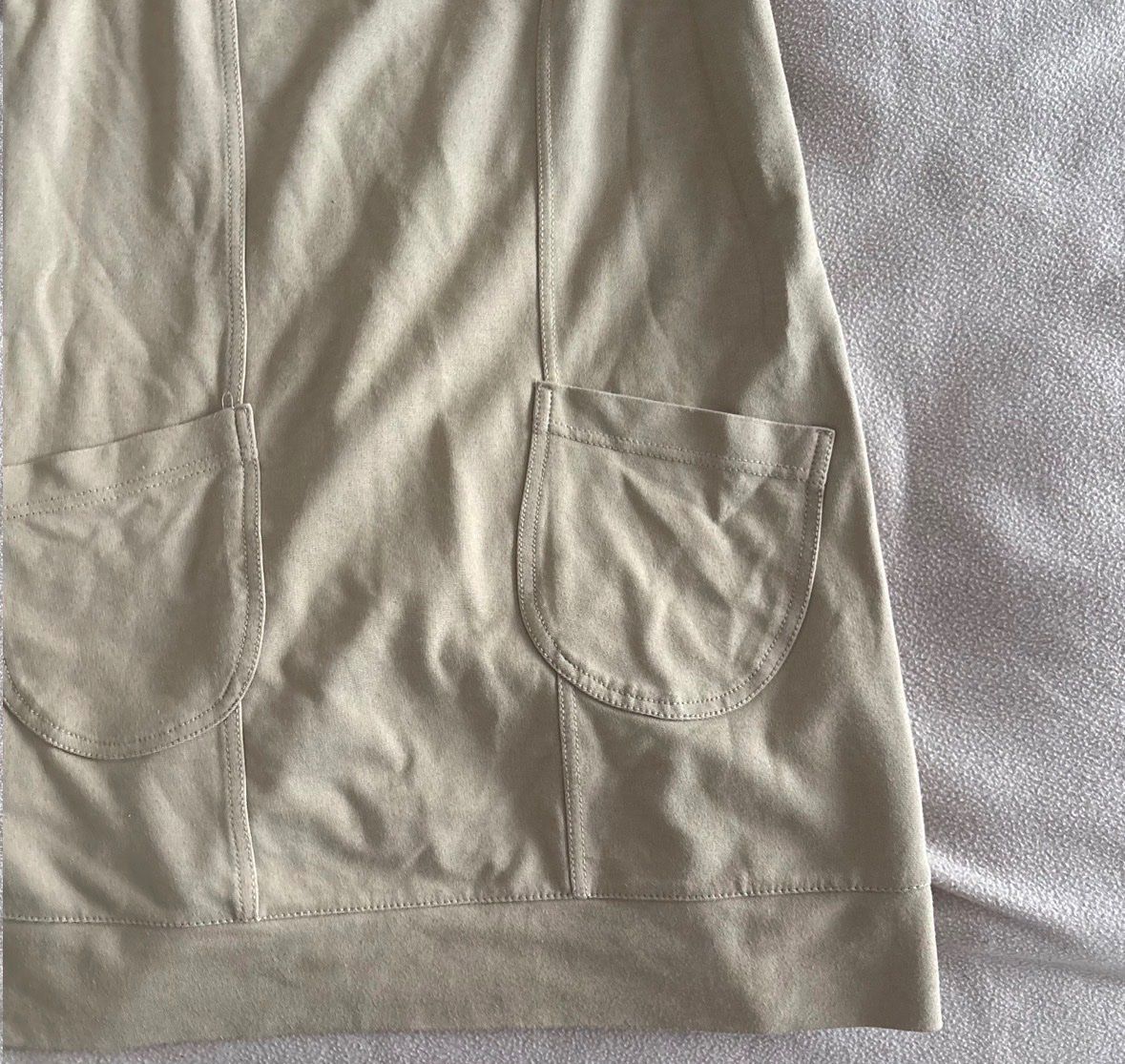 H&M Kleider: Beige dress, taille M – Gebraucht aus Montreux von m.mlkstn 1