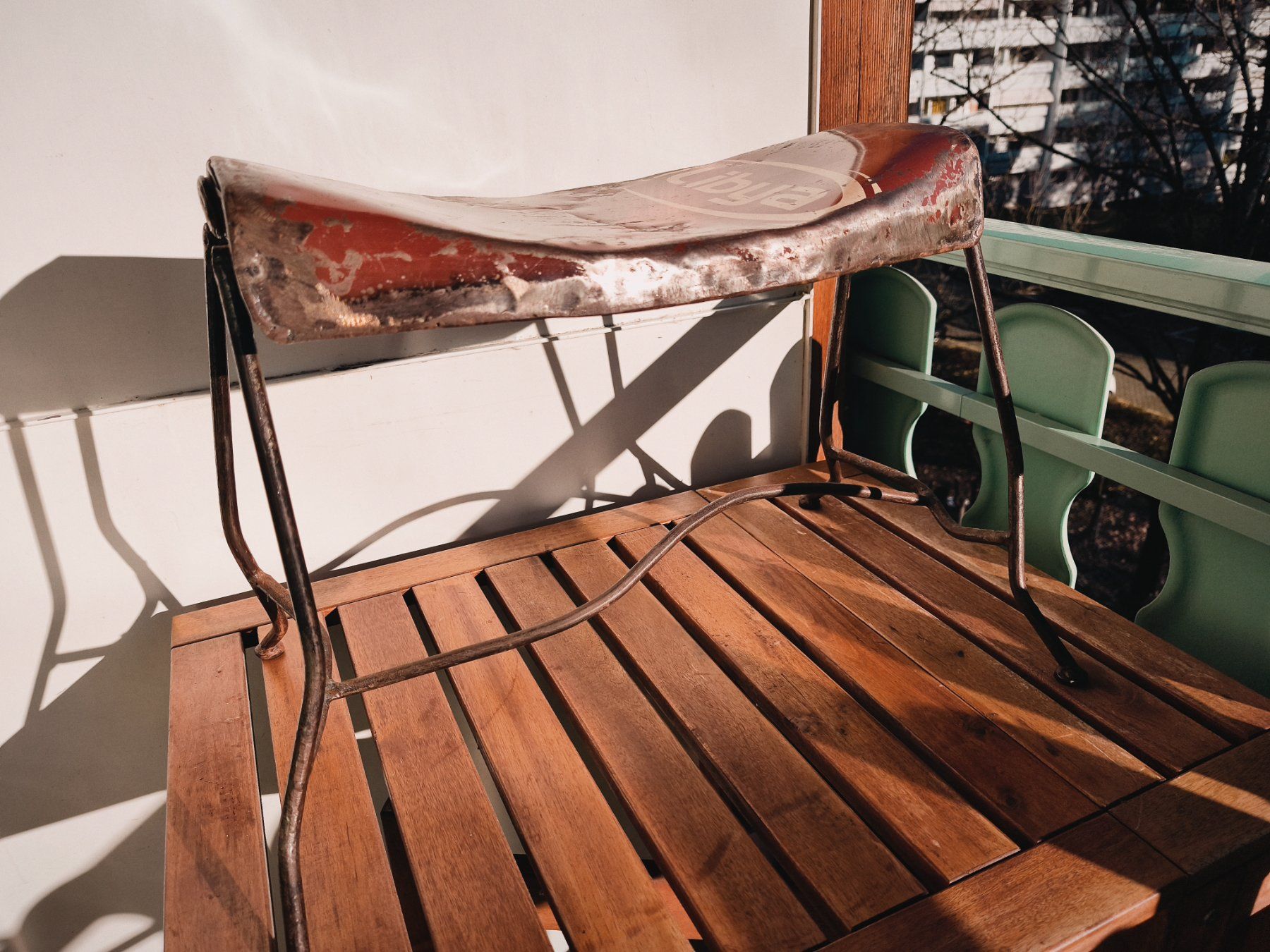 Sedie: Chaise basse industrielle, pièce unique – Usato da Genève venduto da lnicoGE 6