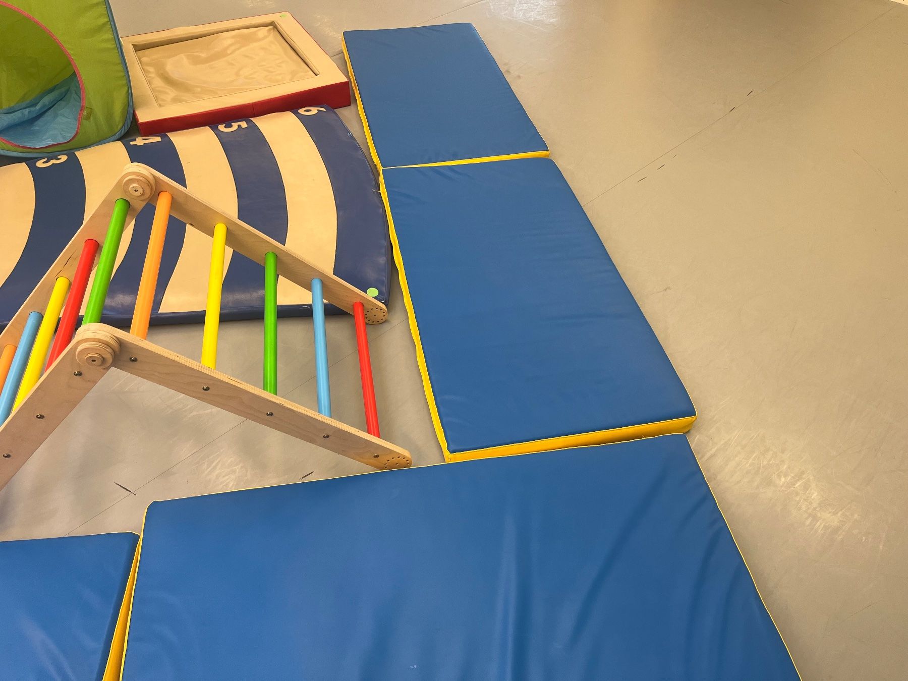 Giocattoli: Bewegungsparcours Set Kletterbogen Matten gebraucht – Usato da Baar venduto da anda7575 2