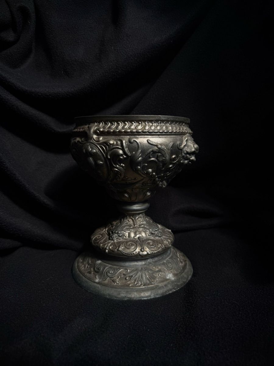 Tutte le decorazioni: Decorative metal chalice ornate  – Usato da Bern venduto da NOKOMETA 5