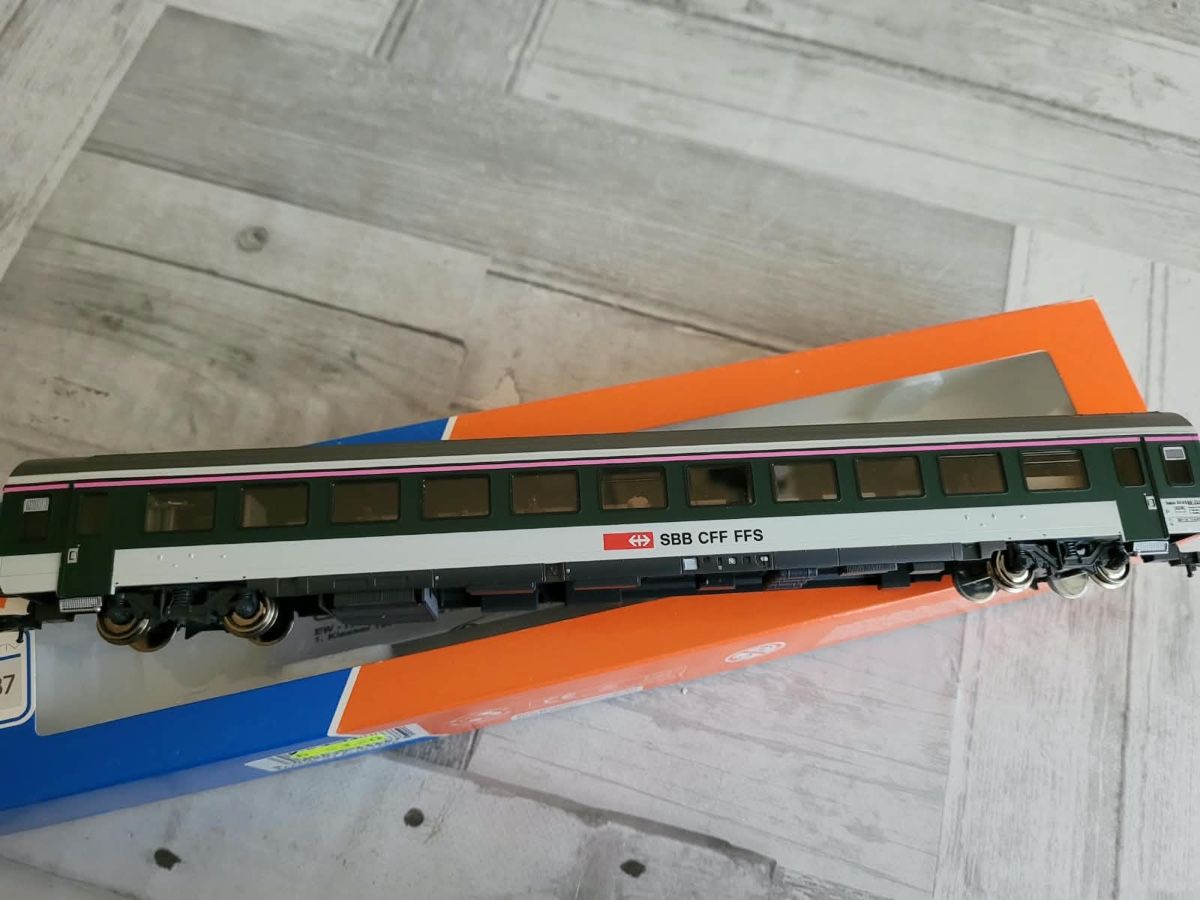 Roco Modellini di ferrovie: ROCO 3 Personenwagen SBB – Usato da Steffisburg venduto da susello