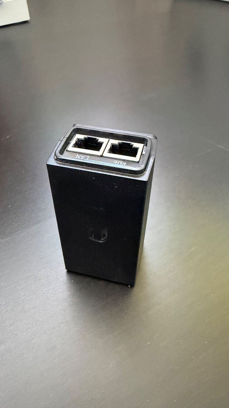 Ubiquiti Unità & Adattatore: Ubiquity PoE – Usato da Siebnen venduto da spiritualmind92