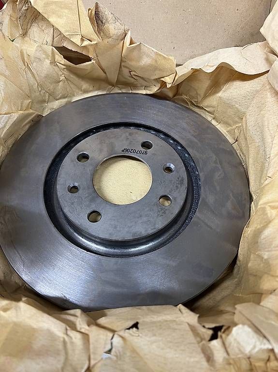 Peugeot Tutti pezzi di ricambio auto: Bremsscheiben Peugeot 306 GTI – Usato da Gontenschwil venduto da lot_qxr9