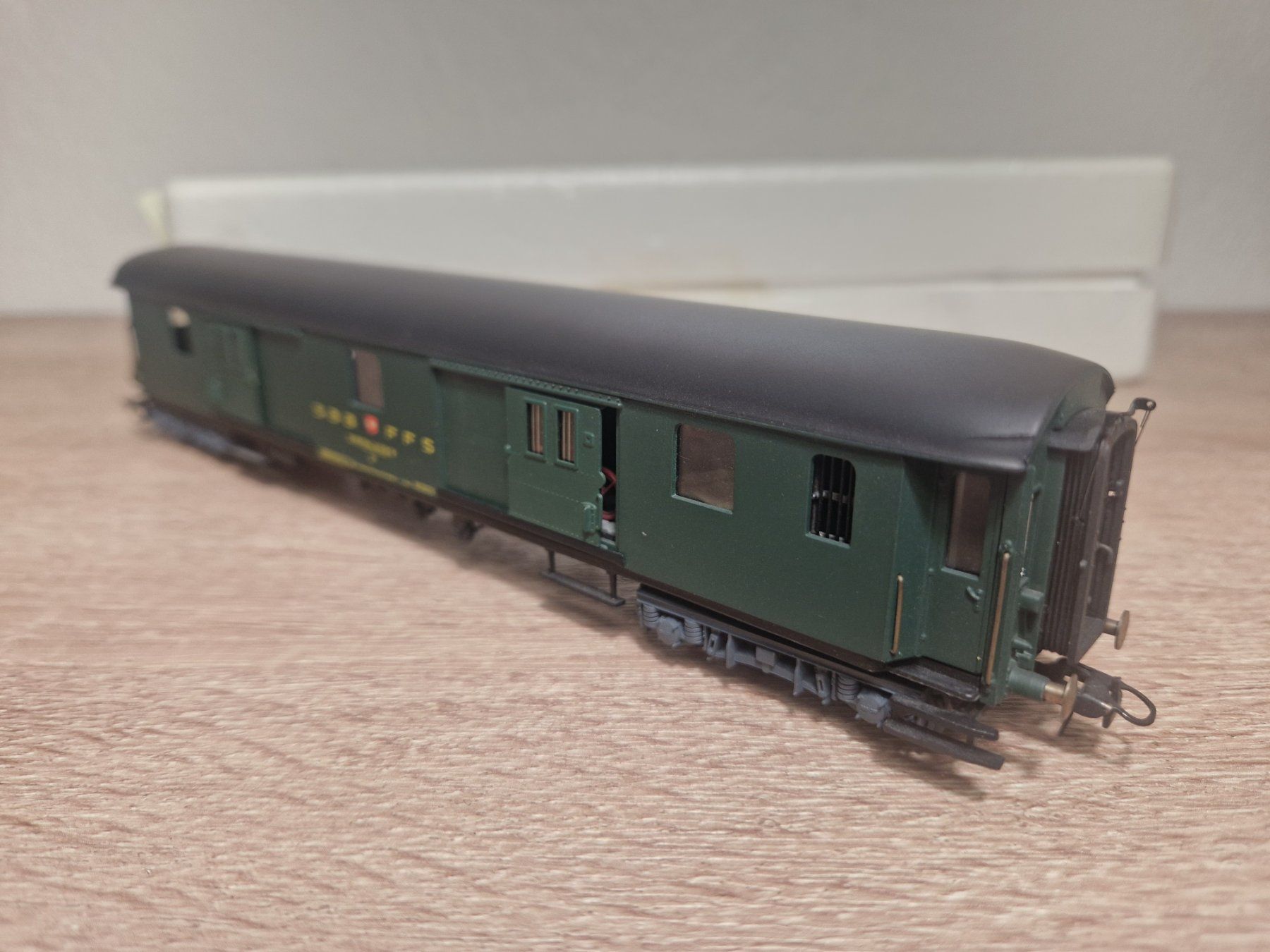 Metropolitan Modellini di ferrovie: Metropolitan 7080 Gepäckwagen SBB H0 – Usato da St-Aubin-Sauges venduto da tantome 3