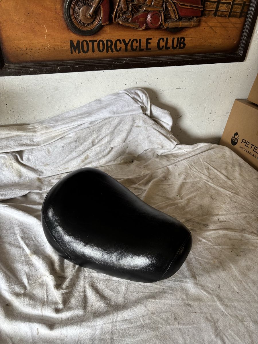 Harley-Davidson Tutti i ricambio per moto: Harley Davidson Solo Sitz Sportster – Usato da Schötz venduto da Harley35