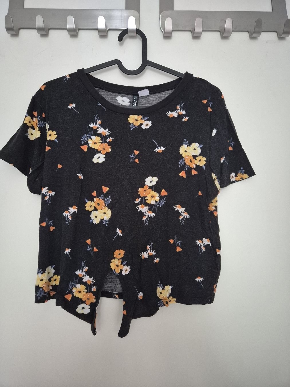 T-shirts: T-Shirt Blumenmuster – Neuf (Voir description) à Aesch BL par sar_j59l