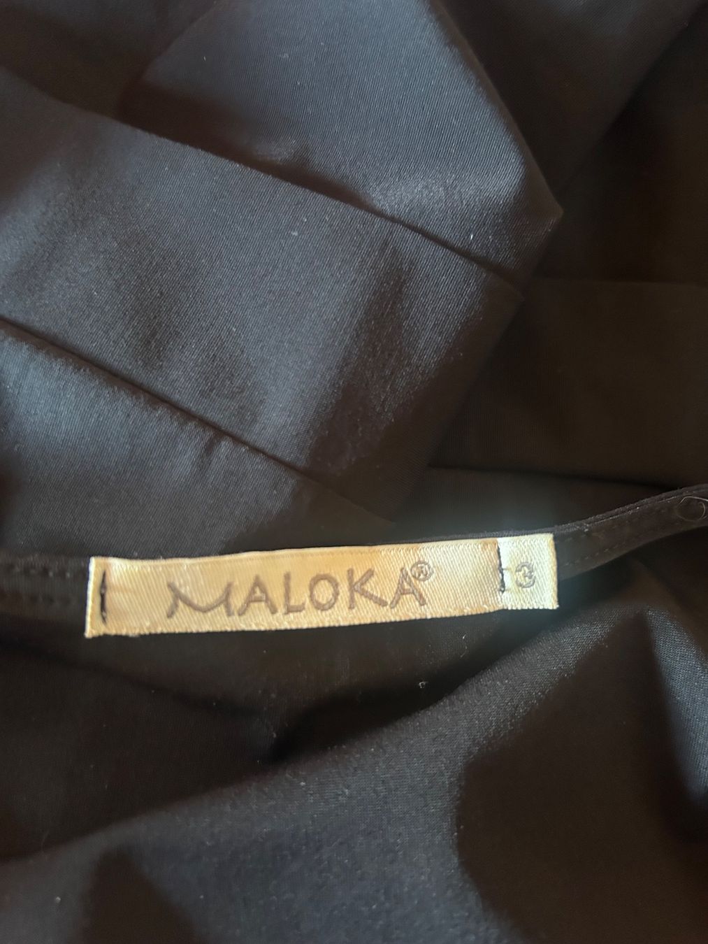 Vestiti: Maloka robe noire – Usato da Val-d'Illiez venduto da Dombou 2