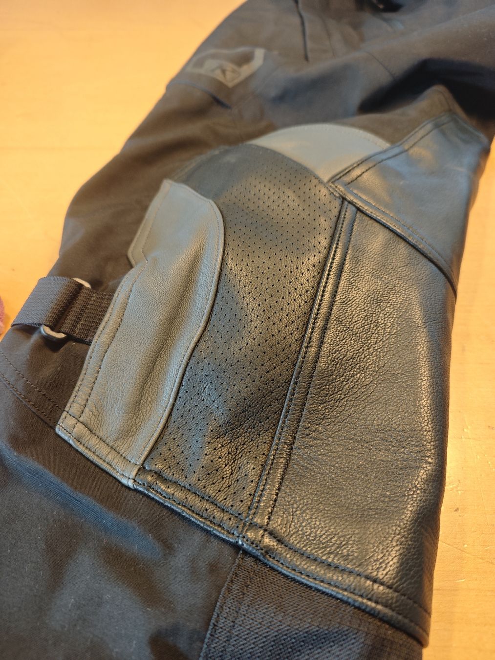 Klim Pantaloni: Motorradhose – Usato da Gelterkinden venduto da web346p2 5