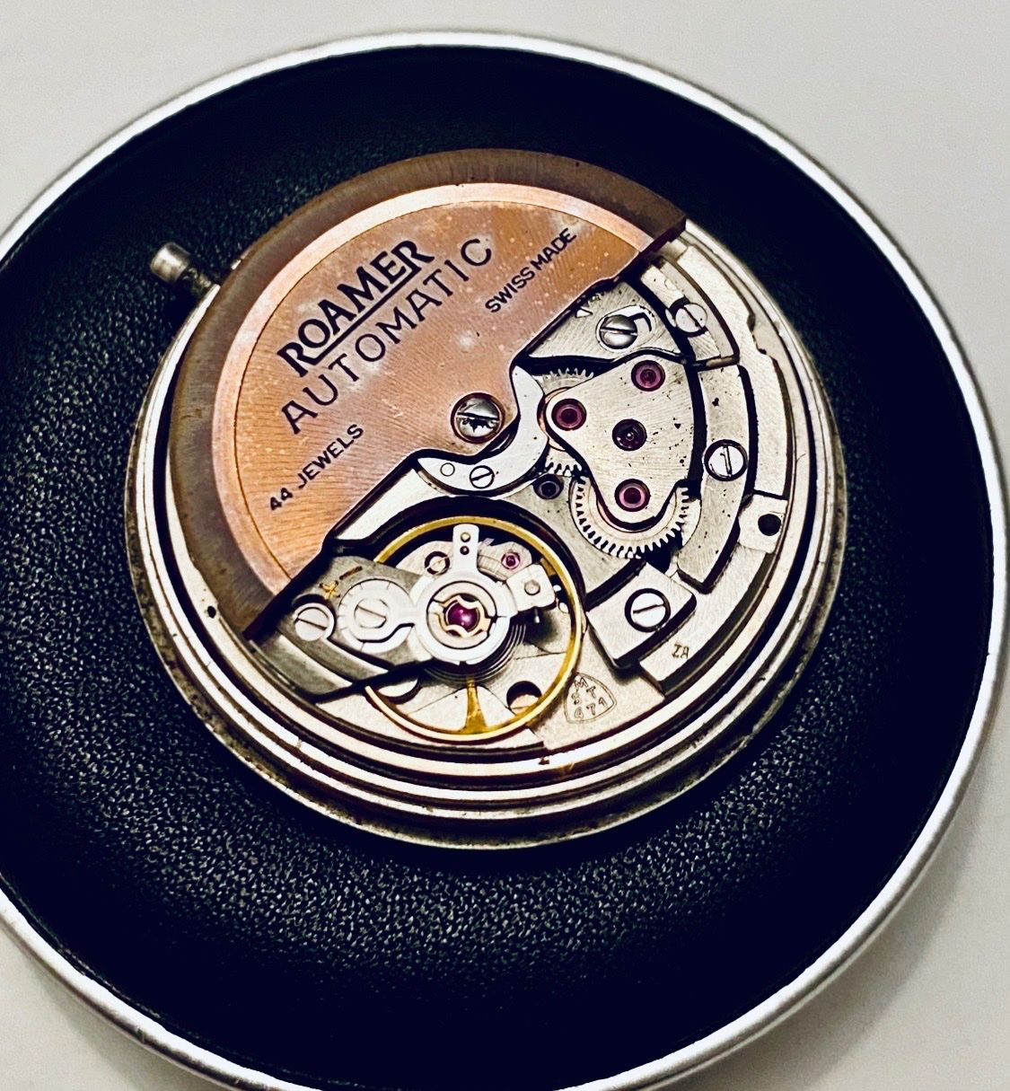 Roamer Uhren: Roamer Stingray Roto 44 Date - Gold nugget style – Gebraucht aus Küsnacht ZH von Pedramy 9
