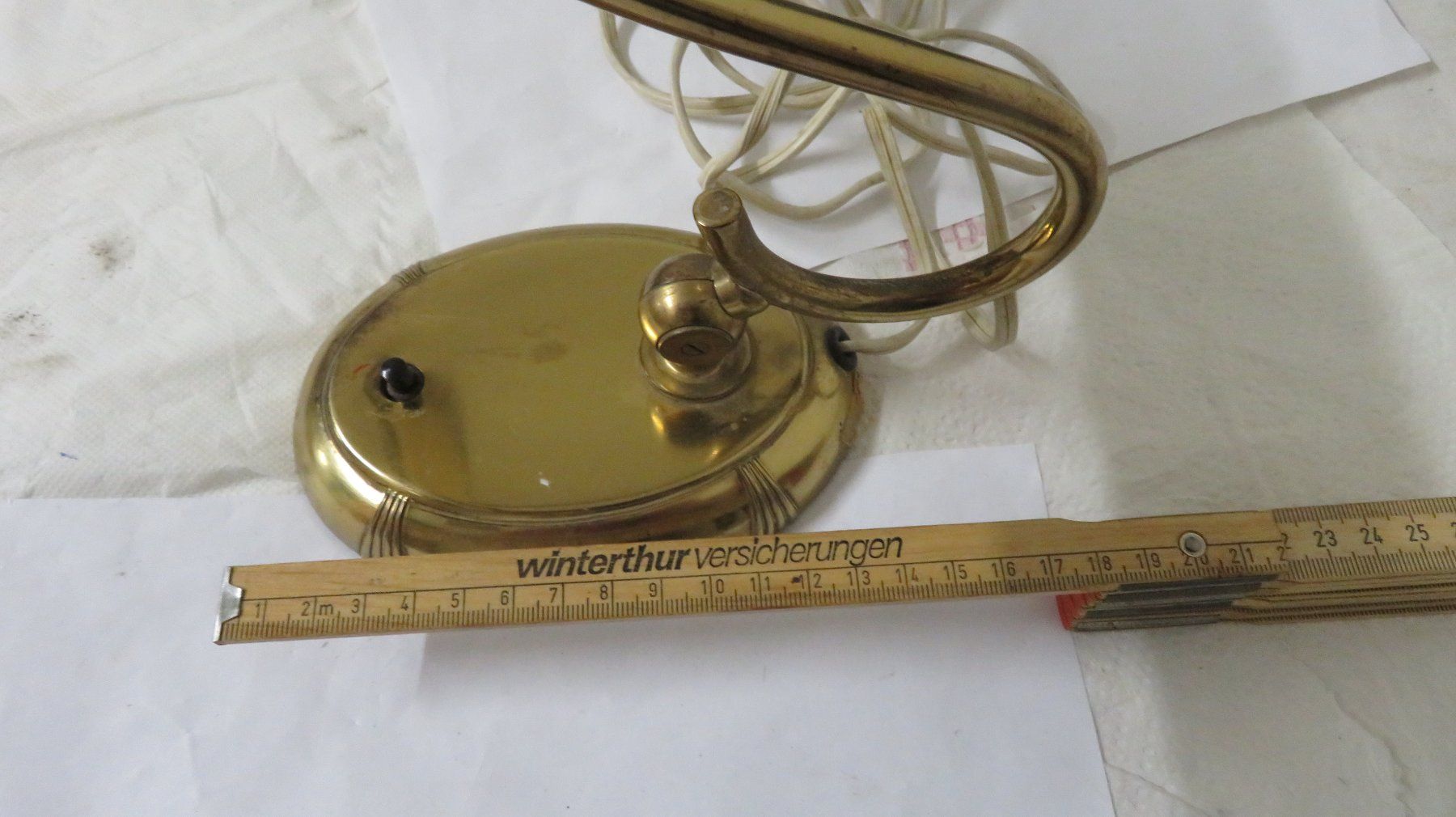 Lampade: Tischlampe antik, messing ca. 100 jährig – Usato da Wetzikon ZH venduto da morda1954 1