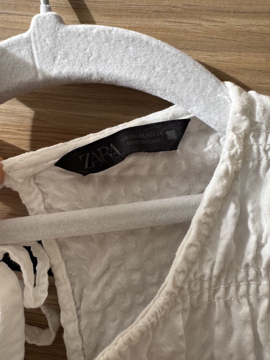 Zara Tops: Zara top XS – Gebraucht aus Zürich von Lovelyperfumes 1