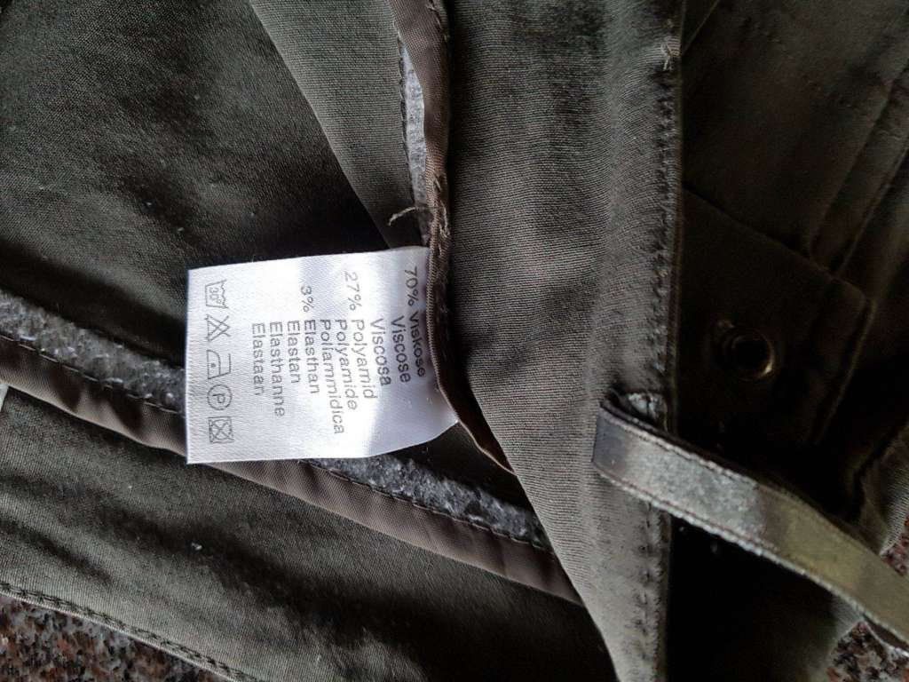 Hosen: Elegante, elastische Sommerhose 38 – Gebraucht aus Bätterkinden von Elefantenzoo 2