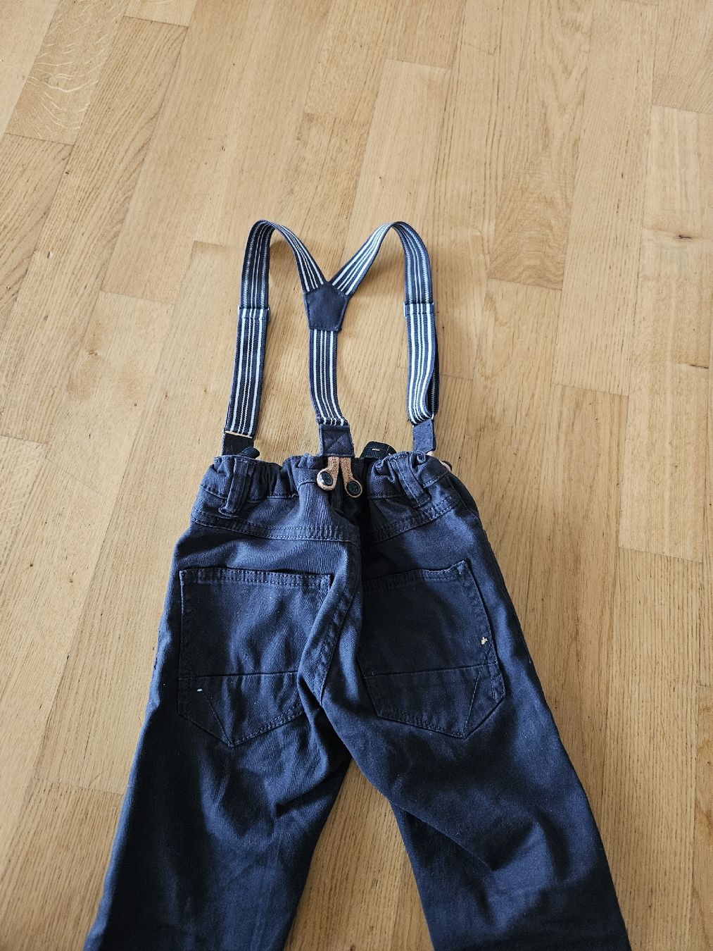 Pantaloni: Hose Grösse 104 – Usato da Rickenbach SO venduto da S.u.n.s.h.i.n.e.83 4