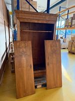 Antiker Biedermeier-Kleiderschrank, Nussbaum