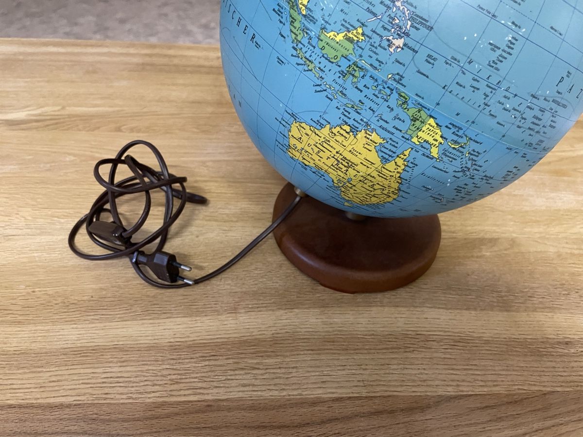 Globus Lampade: Illuminated Vintage Globe - Explore the World from Home! – Usato da Goldau venduto da machdam 1