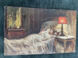 Junge Frau im Bett Buch