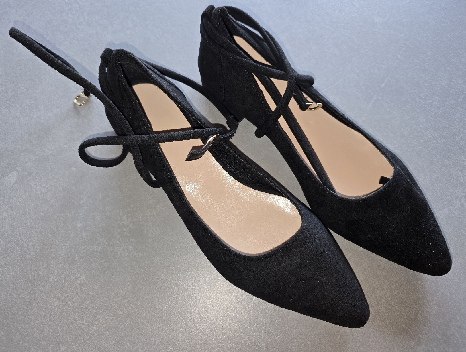 Scarpe da donna: Schwarze Riemchen Ballerinas Gr. 38 TDAJFRA – Nuovo e nell'imballaggio originale da Heiden venduto da Rotti44