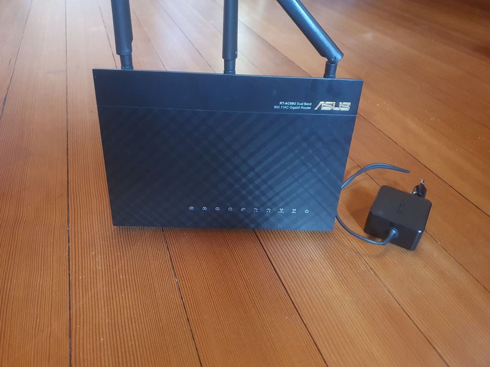 ASUS RT-AC68U AC1900 Dual-Band Gigabit Router – mit Netzteil (Gebraucht ...