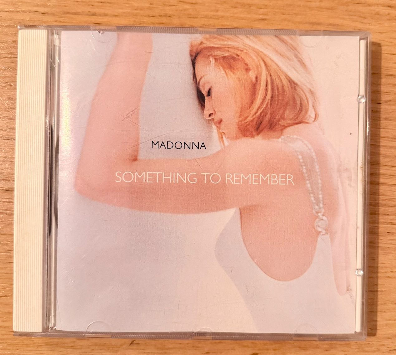 CD: Madonna Something to Remember CD Australia 1er édition – Usato da Lausanne venduto da davzic